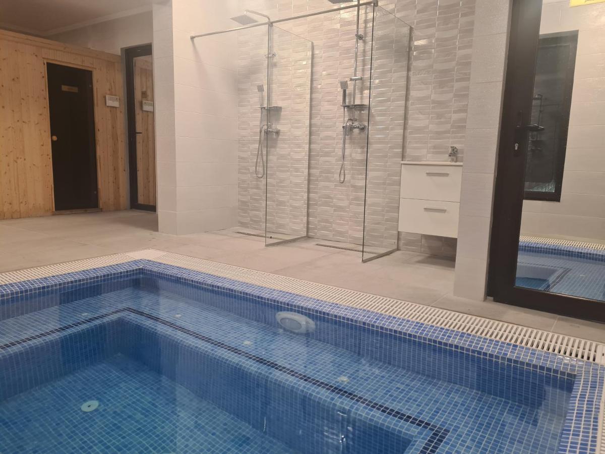 Pensiunea Gold Wellness&spa Guest house Chiscau